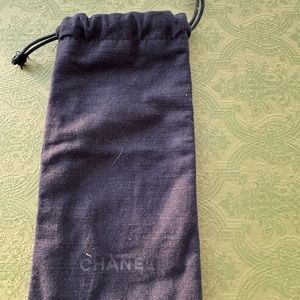 Pre-loved Chanel sunglasses pouch. Pet & smoke free environment, no odor.